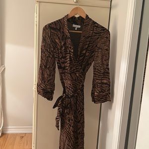 Gianni dress size 34